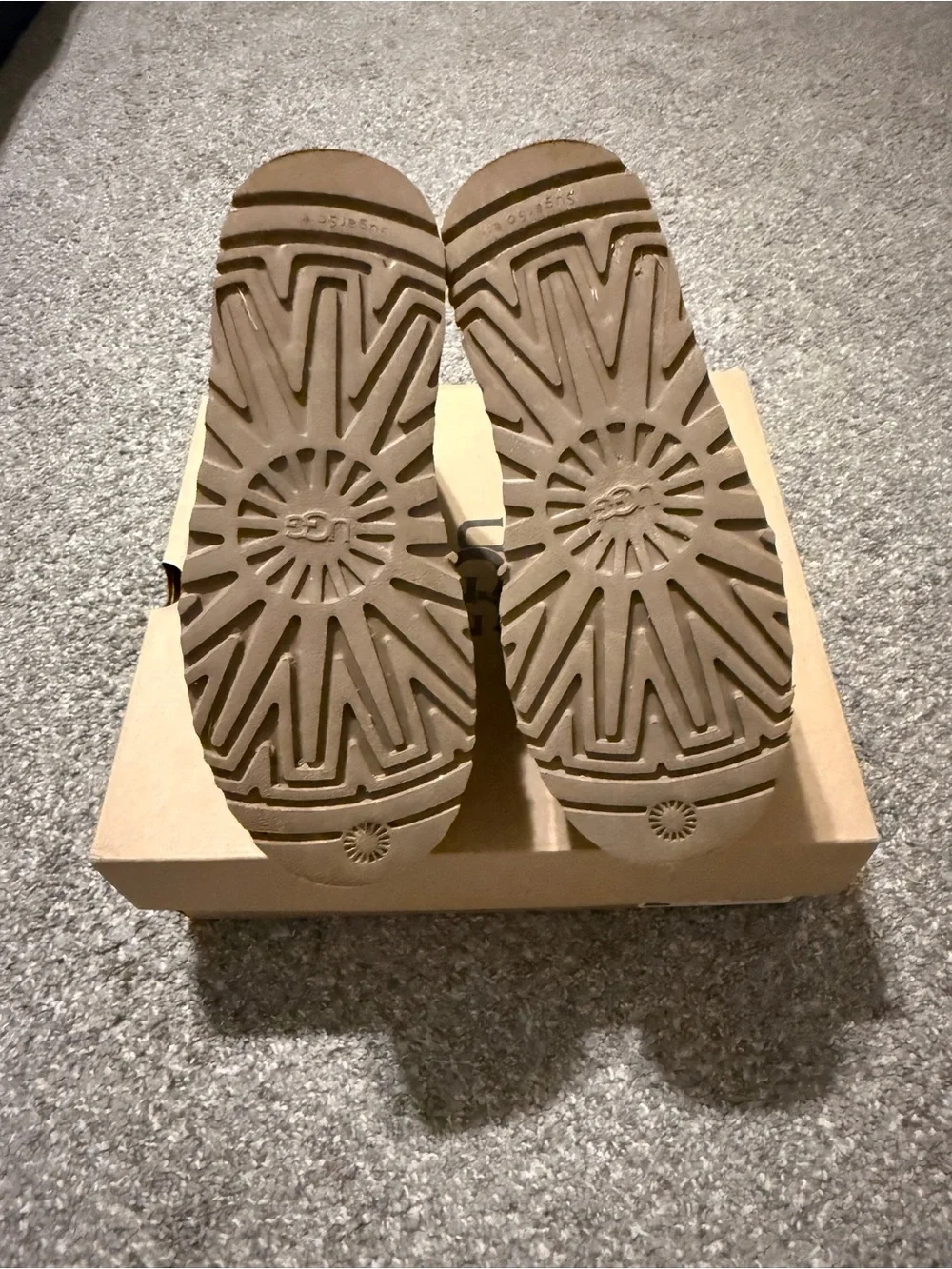 Ugg Chestnut platform size 7